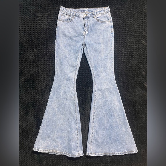 Shein Floral Embroidered Flared light blue Jeans size L 80%Cotton 15% polyester - Picture 2 of 10